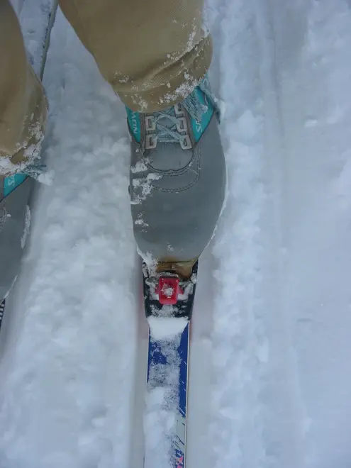 Cross-country skiing, bindings