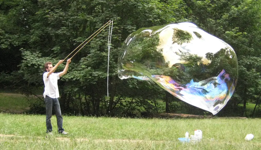 Giant.bubble