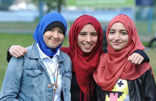 Hijabis - 2017 (37019672366)
