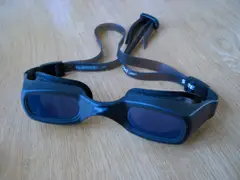 Swim goggles