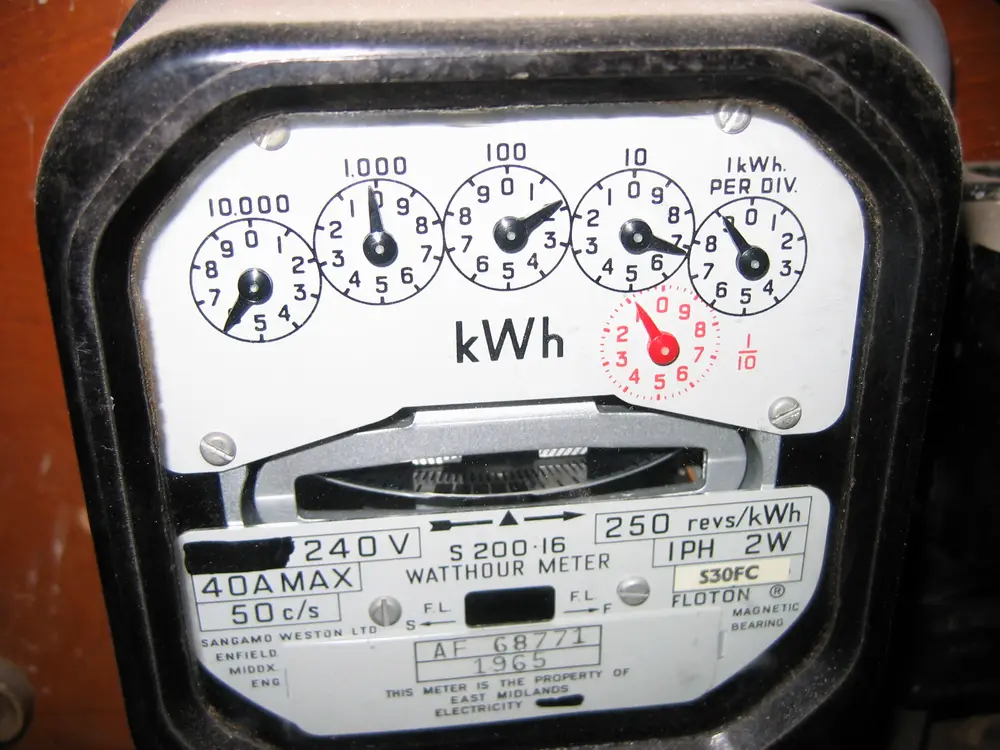 Mechanical electricity meter 1965 (1)