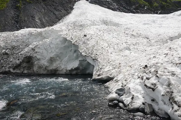 Subglacial Stream r